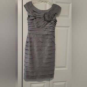 London Times Gray  dress size 6